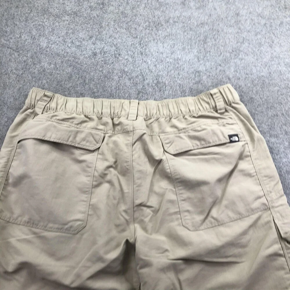 The North Face Shorts Mens Large Beige Cargo Nylon 10 Inseam Quick Dry Outdoor